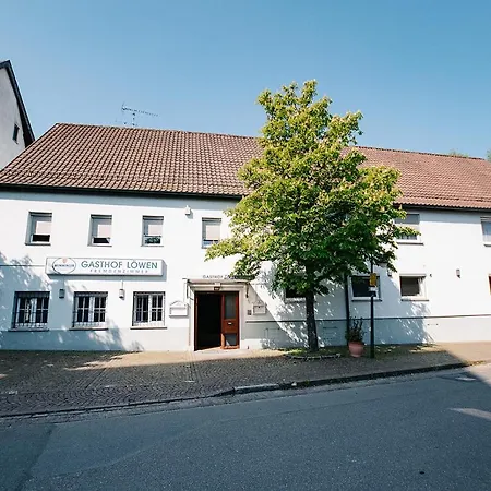 Loewen אורחן Frickenhausen (Baden-Wurttemberg)