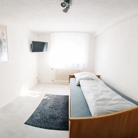 Loewen * Frickenhausen (Baden-Wurttemberg)