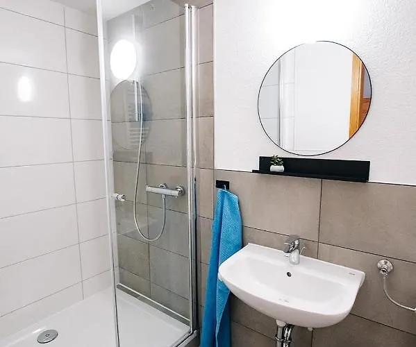 Loewen * Frickenhausen (Baden-Wurttemberg)